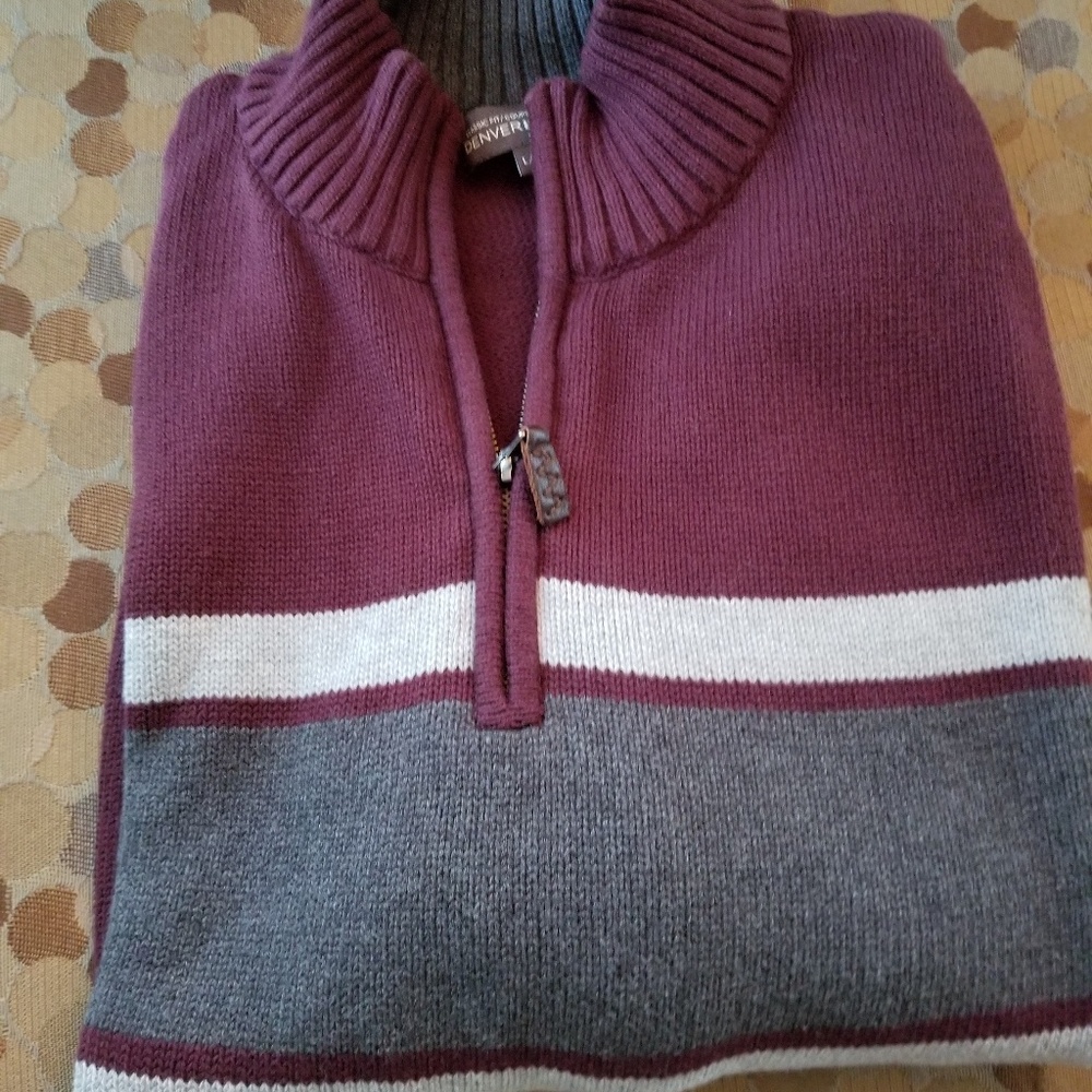 Men's pullover sweater size Large